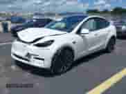 2024 Tesla Model Y с VIN 7SAYGDED3RF019239, выставлен на аукционе IAAI как лот 42978849 с пробегом 14 551 миль миль и . История ставок и продаж доступна на DreamBid. Изображение 2.