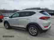 2017 Hyundai Tucson Value z VIN KM8J3CA21HU309795, wystawiony jako Copart lot #54085695 z przebiegiem 63 478 mil mil oraz Szkoda całkowita • Salvage title. Historia ofert i sprzedaży dostępna na DreamBid. Obrazek 2.