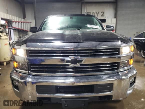 2018 Chevrolet Silverado 2500HD LT with VIN 1GC2KVEG1JZ110607, listed as a Copart auction lot 84942914 with 101,560 mi miles and Salvage title. Bid and sale history available at DreamBid. Image 5.