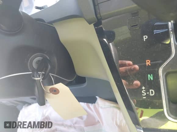 2018 Toyota Sienna LE z VIN 5TDJZ3DC4JS189041, wystawiony jako IAAI lot #41610754 z przebiegiem 61 862 mil mil oraz . Historia ofert i sprzedaży dostępna na DreamBid. Obrazek 11.