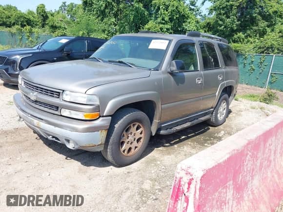 2002 Chevrolet Tahoe Z71 с VIN 1GNEK13Z22R196576, выставлен на аукционе IAAI как лот 42572452 с пробегом 257 160 миль миль и . История ставок и продаж доступна на DreamBid. Изображение 2.