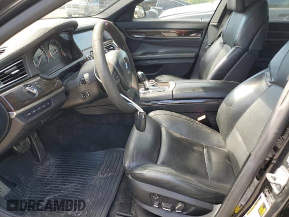 2010 BMW 7 Series 750i xDrive z VIN WBAKC6C51AC393403, wystawiony jako Copart lot #55905495 z przebiegiem 126 744 mil mil oraz Czysty tytuł • Clean title. Historia ofert i sprzedaży dostępna na DreamBid. Obrazek 7.