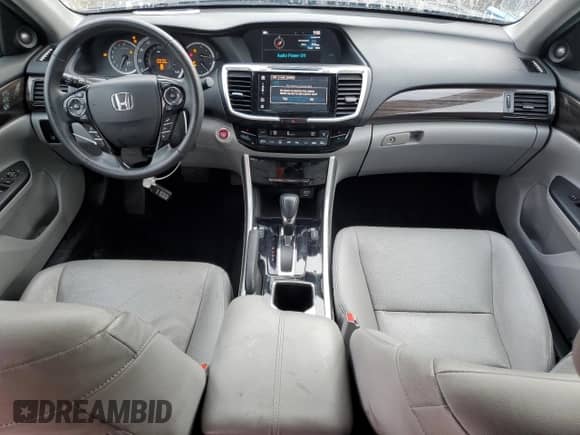 2016 Honda Accord Touring с VIN 1HGCR3F97GA030452, выставлен на аукционе Copart как лот 82491995 с пробегом 30 807 миль миль и Списание • Salvage title. История ставок и продаж доступна на DreamBid. Изображение 8.