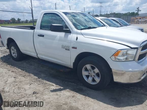 2019 Ram 1500 Tradesman z VIN 3C6JR6DT5KG506026, wystawiony jako IAAI lot #42507413 z przebiegiem 105 149 mil mil oraz . Historia ofert i sprzedaży dostępna na DreamBid. Obrazek 1.