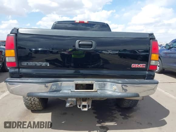 2004 GMC Sierra 1500 SLE with VIN 2GTEK19T841288170, listed as a IAAI auction lot 41955837 with 118,677 mi miles and . Bid and sale history available at DreamBid. Image 16.