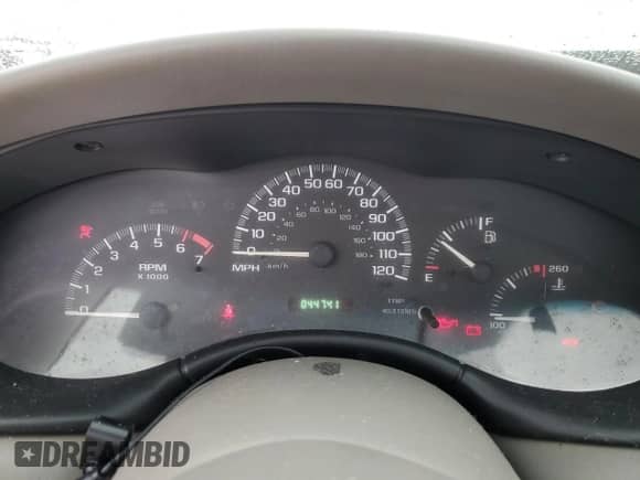 2004 Chevrolet Malibu Classic z VIN 1G1ND52F44M614646, wystawiony jako Copart lot #41814985 z przebiegiem 44 741 mil mil oraz Nie do naprawy • Non repairable. Historia ofert i sprzedaży dostępna na DreamBid. Obrazek 9.