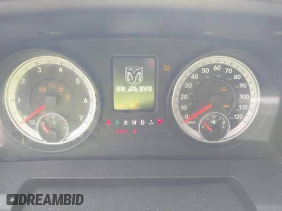 2013 Ram 1500 Tradesman z VIN 1C6RR7FTXDS540061, wystawiony jako IAAI lot #41411343 z przebiegiem 225 187 mil mil oraz . Historia ofert i sprzedaży dostępna na DreamBid. Obrazek 7.