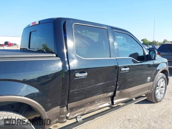 2016 Ford F-150 Lariat z VIN 1FTEW1CG6GFB53475, wystawiony jako IAAI lot #43399593 z przebiegiem 81 754 mil mil oraz . Historia ofert i sprzedaży dostępna na DreamBid. Obrazek 6.