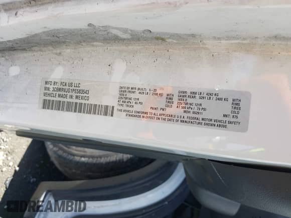 2023 Ram ProMaster Cargo z VIN 3C6MRVJG1PE583543, wystawiony jako IAAI lot #42946881 z przebiegiem 26 701 mil mil oraz . Historia ofert i sprzedaży dostępna na DreamBid. Obrazek 9.