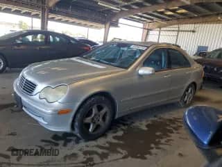2001 Mercedes-Benz C 320 с VIN WDBRF64J21F110962, выставлен на аукционе Copart как лот 63350715 с пробегом 80 375 миль миль и Чистый • Clean title. История ставок и продаж доступна на DreamBid. Изображение 1.