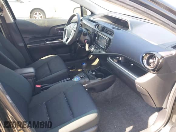 2016 Toyota Prius One z VIN JTDKDTB35G1121665, wystawiony jako IAAI lot #42884974 z przebiegiem 134 808 mil mil oraz . Historia ofert i sprzedaży dostępna na DreamBid. Obrazek 5.