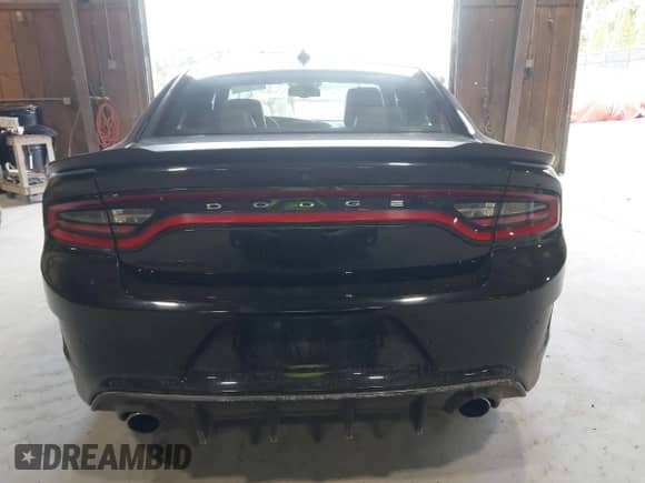 2018 Dodge Charger R/T z VIN 2C3CDXCT8JH331636, wystawiony jako IAAI lot #43083523 z przebiegiem 136 301 mil mil oraz . Historia ofert i sprzedaży dostępna na DreamBid. Obrazek 16.