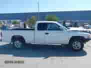 1997 Dodge Dakota z VIN 1B7GL23X7VS224954, wystawiony jako IAAI lot #42475903 z przebiegiem Nie podano mil oraz . Historia ofert i sprzedaży dostępna na DreamBid. Obrazek 12.