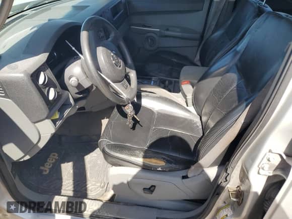 2006 Jeep Commander with VIN 1J8HH48N96C226301, listed as a Copart auction lot 52431995 with 225,569 mi miles and Clean title. Bid and sale history available at DreamBid. Image 7.