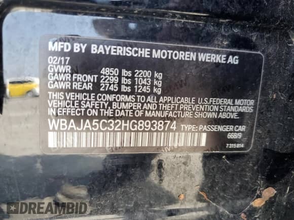 2017 BMW 5 Series 530i z VIN WBAJA5C32HG893874, wystawiony jako Copart lot #60566095 z przebiegiem 99 555 mil mil oraz Czysty tytuł • Clean title. Historia ofert i sprzedaży dostępna na DreamBid. Obrazek 12.