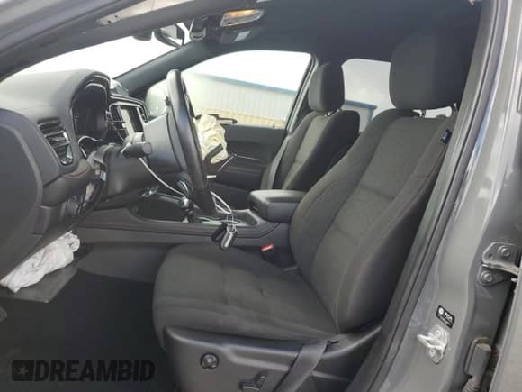 2023 Dodge Durango GT z VIN 1C4RDJDG6PC688054, wystawiony jako Copart lot #67388255 z przebiegiem 39 422 mil mil oraz Czysty tytuł • Clean title. Historia ofert i sprzedaży dostępna na DreamBid. Obrazek 7.