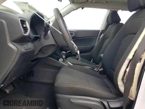 2025 Hyundai Venue SEL z VIN KMHRC8A35SU371927, wystawiony jako Copart lot #81486405 z przebiegiem 6 666 mil mil oraz Nie do naprawy • Non repairable. Historia ofert i sprzedaży dostępna na DreamBid. Obrazek 7.