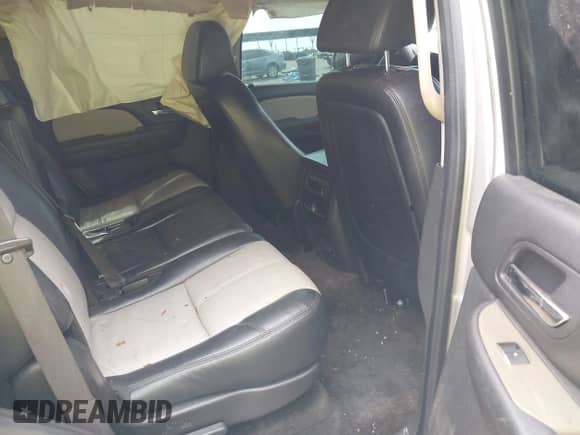 2008 Chevrolet Tahoe 1LT z VIN 1GNFK13098R192426, wystawiony jako IAAI lot #42854801 z przebiegiem 357 387 mil mil oraz . Historia ofert i sprzedaży dostępna na DreamBid. Obrazek 8.