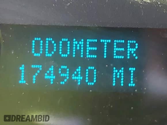 2013 Chevrolet Silverado 1500 LS z VIN 3GCPCREA0DG271797, wystawiony jako IAAI lot #41895015 z przebiegiem 174 940 mil mil oraz . Historia ofert i sprzedaży dostępna na DreamBid. Obrazek 16.