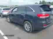 2018 Kia Sorento LX z VIN 5XYPG4A35JG376635, wystawiony jako IAAI lot #43287779 z przebiegiem 110 207 mil mil oraz . Historia ofert i sprzedaży dostępna na DreamBid. Obrazek 3.