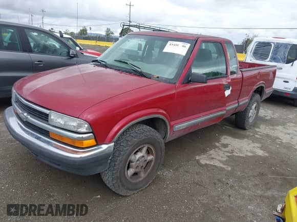 1998 Chevrolet S-10 LS with VIN 1GCDT19X1W8149168, listed as a IAAI auction lot 43450846 with 167,023 mi miles and . Bid and sale history available at DreamBid. Image 2.