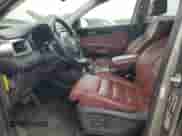 2017 Kia Sorento SXL z VIN 5XYPK4A51HG284156, wystawiony jako Copart lot #56481065 z przebiegiem 133 125 mil mil oraz Szkoda całkowita • Salvage title. Historia ofert i sprzedaży dostępna na DreamBid. Obrazek 7.