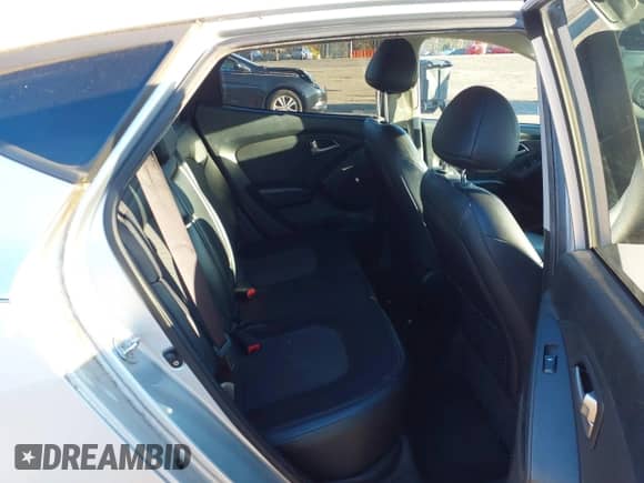 2011 Hyundai Tucson GLS with VIN KM8JU3AC0BU179831, listed as a IAAI auction lot 43504409 with 227,762 mi miles and . Bid and sale history available at DreamBid. Image 8.