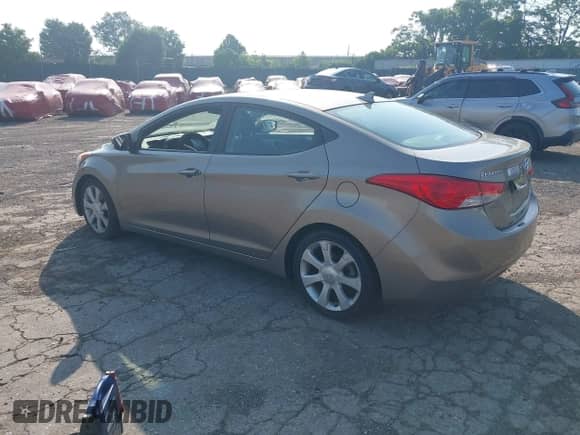 2013 Hyundai Elantra GLS с VIN 5NPDH4AE9DH445695, выставлен на аукционе IAAI как лот 42568602 с пробегом Не указан миль и . История ставок и продаж доступна на DreamBid. Изображение 3.