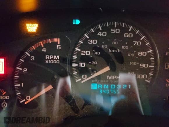 2002 Chevrolet Silverado 2500HD LS z VIN 1GCHK23112F166203, wystawiony jako Copart lot #73689384 z przebiegiem 340 755 mil mil oraz Czysty tytuł • Clean title. Historia ofert i sprzedaży dostępna na DreamBid. Obrazek 9.