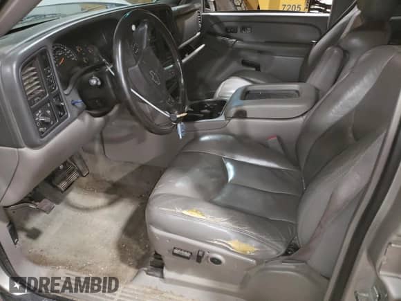 2004 Chevrolet Tahoe LT с VIN 1GNEK13Z84R289718, выставлен на аукционе Copart как лот 66951535 с пробегом 167 827 миль миль и Списание • Salvage title. История ставок и продаж доступна на DreamBid. Изображение 7.