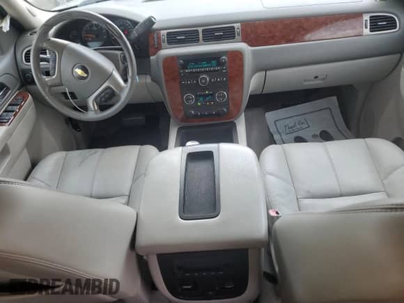 2011 Chevrolet Avalanche LT with VIN 3GNMCFE05BG102176, listed as a Copart auction lot 63398594 with 150,513 mi miles and Salvage title. Bid and sale history available at DreamBid. Image 8.