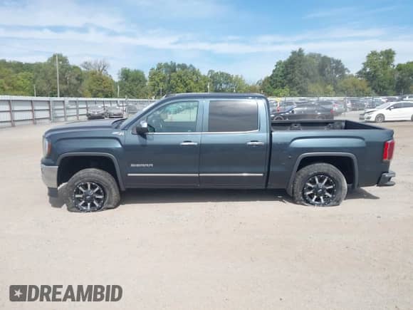 2018 GMC Sierra 1500 SLT z VIN 3GTU2NEC1JG470434, wystawiony jako IAAI lot #43335361 z przebiegiem 79 283 mil mil oraz . Historia ofert i sprzedaży dostępna na DreamBid. Obrazek 14.