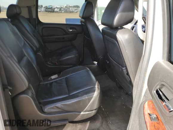 2009 Chevrolet Suburban LTZ с VIN 1GNFK363X9R235500, выставлен на аукционе Copart как лот 59588595 с пробегом 258 754 миль миль и Чистый • Clean title. История ставок и продаж доступна на DreamBid. Изображение 11.