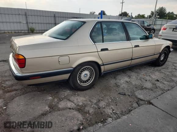 1993 BMW 7 Series with VIN WBAGD8326PDE86914, listed as a Copart auction lot 71714345 with 159,211 mi miles and Clean title. Bid and sale history available at DreamBid. Image 3.