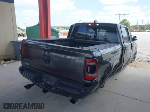 2022 Ram 1500 Limited z VIN 1C6RREHT8NN187076, wystawiony jako IAAI lot #42123348 z przebiegiem 28 253 mil mil oraz . Historia ofert i sprzedaży dostępna na DreamBid. Obrazek 4.