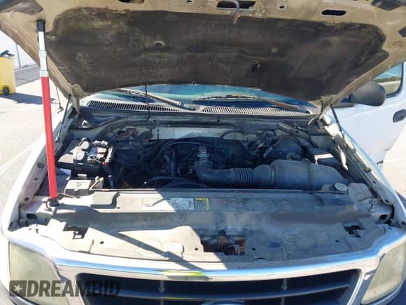 2002 Ford F-150 XL с VIN 1FTRF17212NA27698, выставлен на аукционе IAAI как лот 43449350 с пробегом 290 416 миль миль и . История ставок и продаж доступна на DreamBid. Изображение 10.