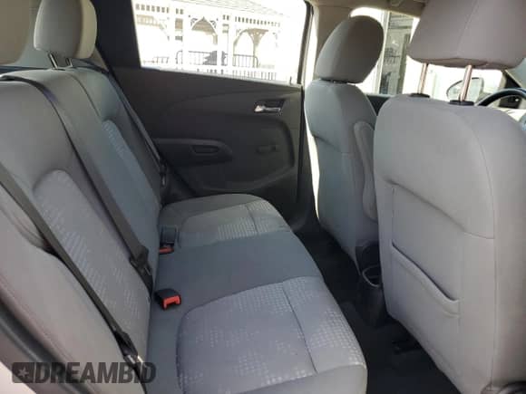 2013 Chevrolet Sonic LS z VIN 1G1JA6SG0D4245581, wystawiony jako Copart lot #85122305 z przebiegiem 68 283 mil mil oraz Szkoda całkowita • Salvage title. Historia ofert i sprzedaży dostępna na DreamBid. Obrazek 10.