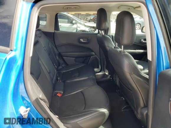 2021 Jeep Compass Latitude z VIN 3C4NJCBBXMT560071, wystawiony jako Copart lot #61250225 z przebiegiem 34 516 mil mil oraz Szkoda całkowita • Salvage title. Historia ofert i sprzedaży dostępna na DreamBid. Obrazek 10.