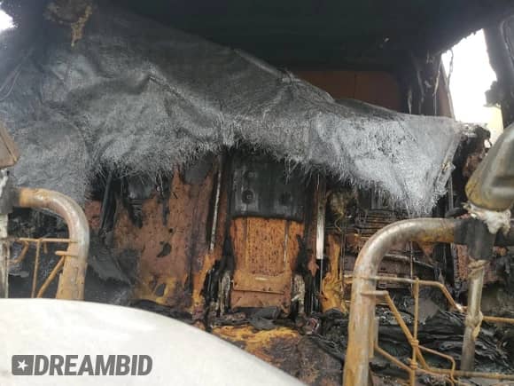 2006 Toyota Highlander Sport z VIN JTEEP21A160168352, wystawiony jako Copart lot #82430365 z przebiegiem Nie podano mil oraz Nie do naprawy • Non repairable. Historia ofert i sprzedaży dostępna na DreamBid. Obrazek 10.