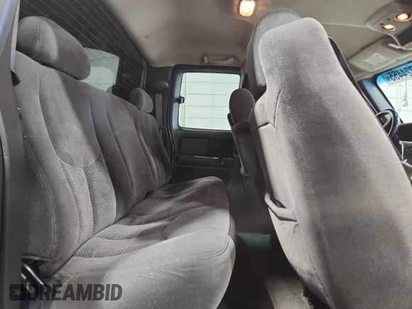 2003 Chevrolet Silverado 1500 LT с VIN 2GCEK19T131158164, выставлен на аукционе Copart как лот 85724455 с пробегом 180 631 миль миль и Чистый • Clean title. История ставок и продаж доступна на DreamBid. Изображение 10.