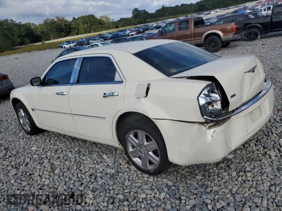 2006 Chrysler 300 C with VIN 2C3KK63H96H328243, listed as a Copart auction lot 81788035 with 155,001 mi miles and Salvage title. Bid and sale history available at DreamBid. Image 2.