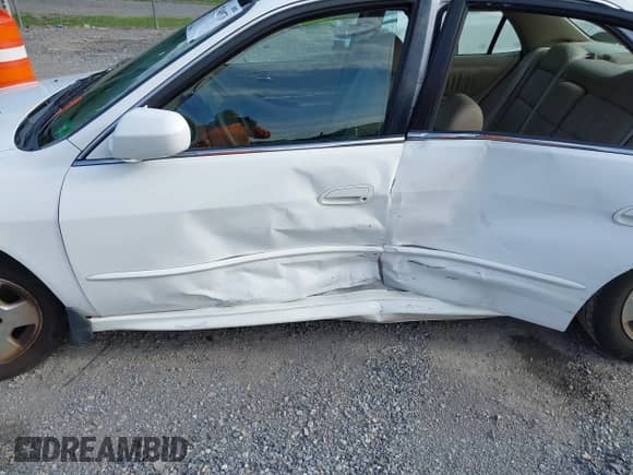 2002 Honda Accord EX z VIN 1HGCG16542A023524, wystawiony jako IAAI lot #42748973 z przebiegiem 81 586 mil mil oraz . Historia ofert i sprzedaży dostępna na DreamBid. Obrazek 6.