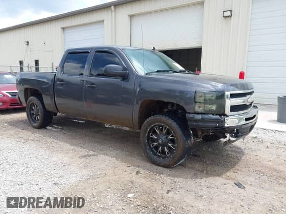 2011 Chevrolet Silverado 1500 LT z VIN 3GCPKSEA5BG216494, wystawiony jako IAAI lot #42683144 z przebiegiem 261 539 mil mil oraz . Historia ofert i sprzedaży dostępna na DreamBid. Obrazek 1.