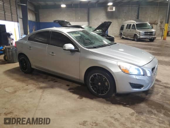 2012 Volvo S60 T6 с VIN YV1902FH9C2056019, выставлен на аукционе Copart как лот 83937575 с пробегом 98 476 миль миль и Списание • Salvage title. История ставок и продаж доступна на DreamBid. Изображение 4.
