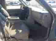 2005 GMC Sierra 1500 SLT z VIN 2GTEC13T251100136, wystawiony jako IAAI lot #41031903 z przebiegiem 440 920 mil mil oraz . Historia ofert i sprzedaży dostępna na DreamBid. Obrazek 5.