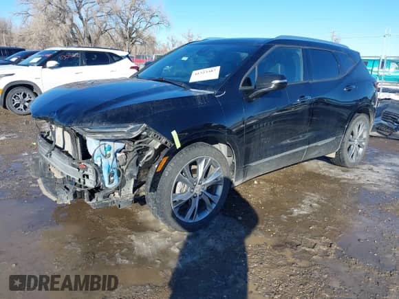 2019 Chevrolet Blazer Premier z VIN 3GNKBKRS1KS597925, wystawiony jako IAAI lot #41323387 z przebiegiem 86 946 mil mil oraz . Historia ofert i sprzedaży dostępna na DreamBid. Obrazek 18.