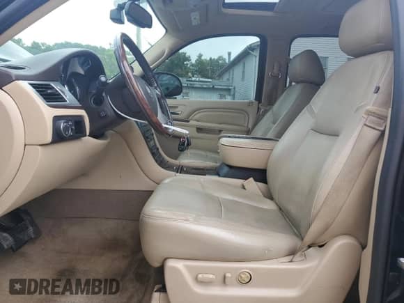 2013 Cadillac Escalade ESV Luxury с VIN 1GYS4HEF5DR156765, выставлен на аукционе Copart как лот 64745735 с пробегом 151 531 миль миль и Чистый • Clean title. История ставок и продаж доступна на DreamBid. Изображение 7.