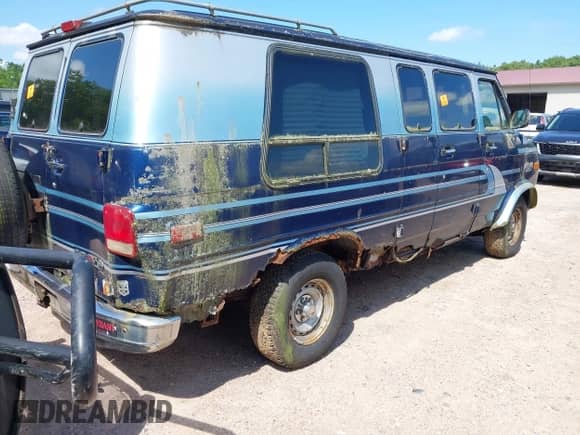 1995 Chevrolet Chevy Van with VIN 1GBEG25KXSF108993, listed as a IAAI auction lot 42700931 with 168,645 mi miles and . Bid and sale history available at DreamBid. Image 4.
