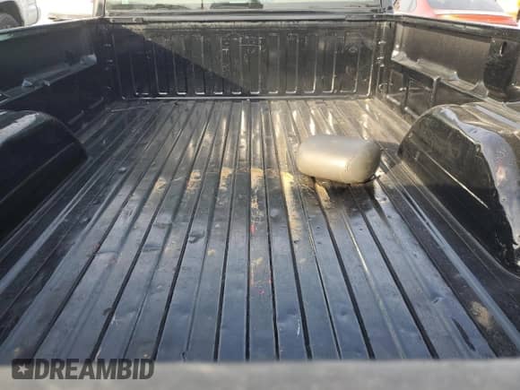 2006 GMC Sierra 1500 Work Truck z VIN 3GTEC14X46G271092, wystawiony jako Copart lot #86381494 z przebiegiem 278 608 mil mil oraz Szkoda całkowita • Salvage title. Historia ofert i sprzedaży dostępna na DreamBid. Obrazek 10.