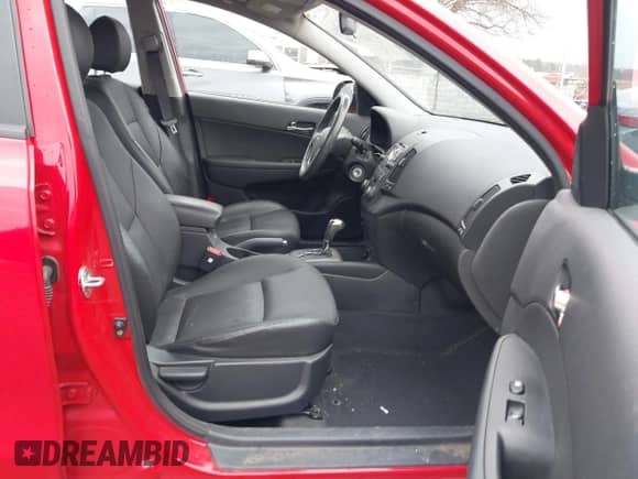 2011 Hyundai Elantra GLS z VIN KMHDC8AE6BU093230, wystawiony jako IAAI lot #41710273 z przebiegiem 39 671 mil mil oraz . Historia ofert i sprzedaży dostępna na DreamBid. Obrazek 5.